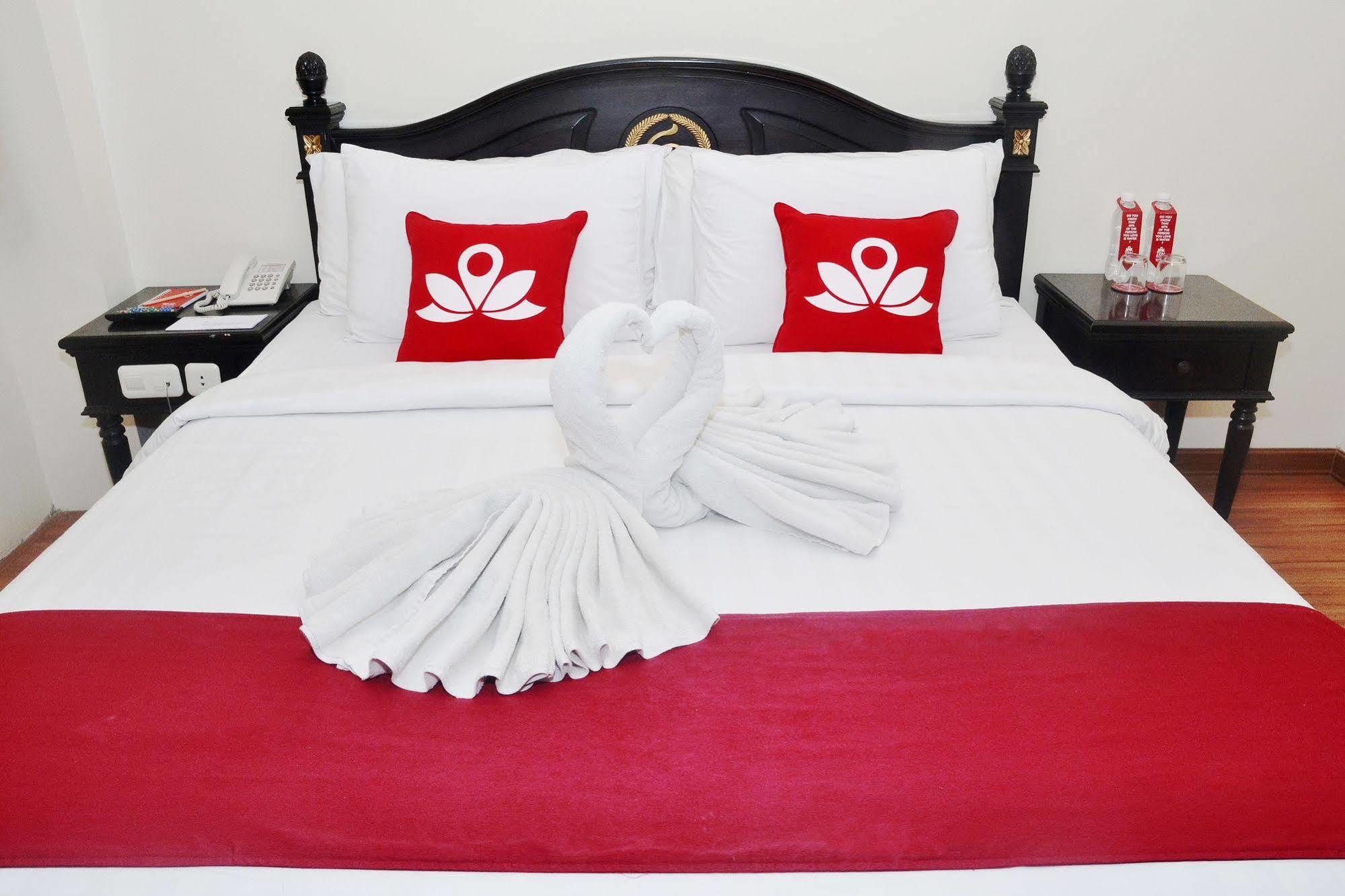 Zen Rooms Sultan Iskandar Muda Surabaya Exterior photo